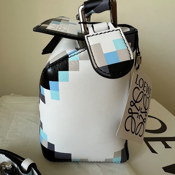 Loewe Small Edge Puzzle from the Pixel Collection - Picture 12 of 15